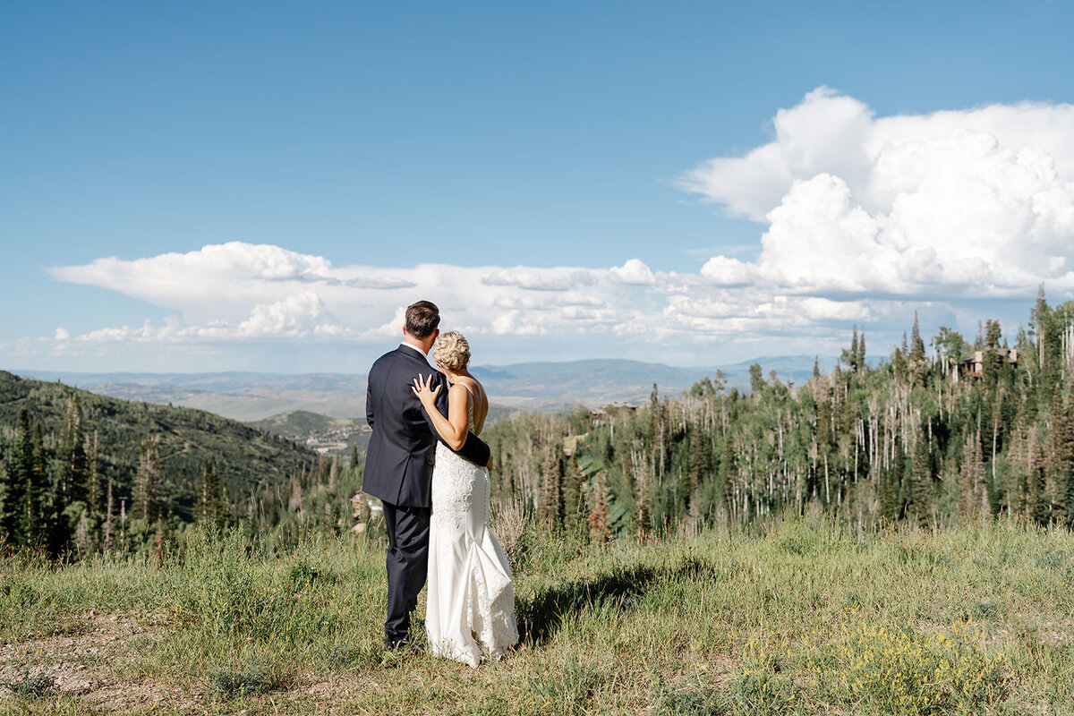montage-deer-valley-summer-park-city-utah-wedding-logan-walker-425L-1411
