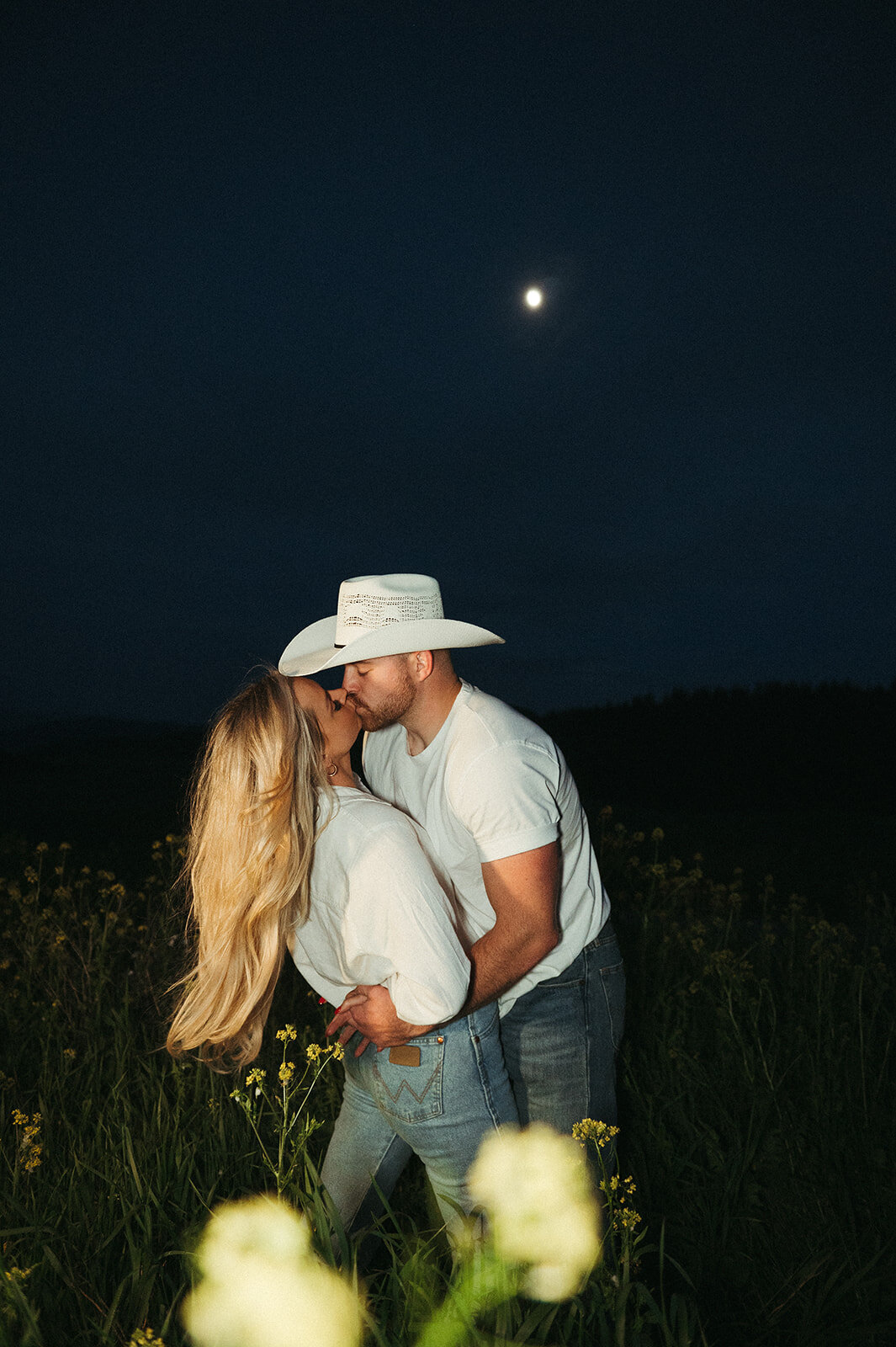 presley-gray-nighttime-western-montana-engagement0175