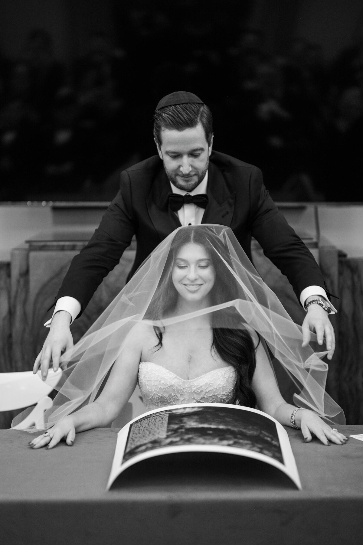 515-A-Luxurious-Red-Themed-Wedding-in-Toronto-Capturing-Timeless-Elegance-27