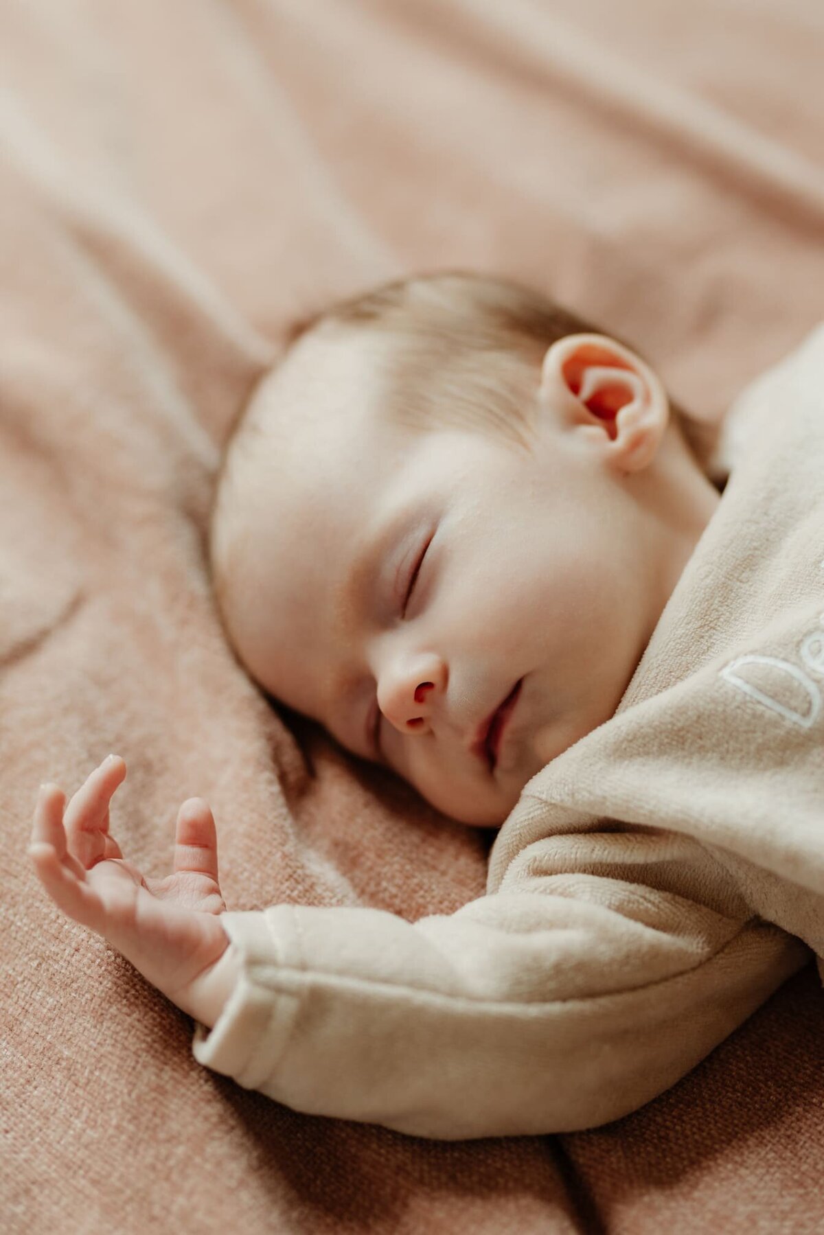 Irene-seance-naissance-rhone-zoom