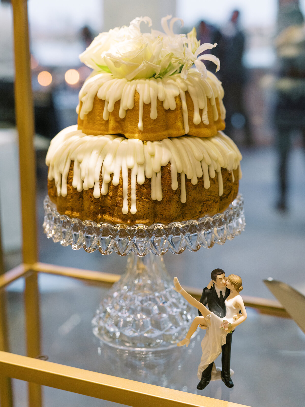 nothing-bundt-cake-wedding-cake