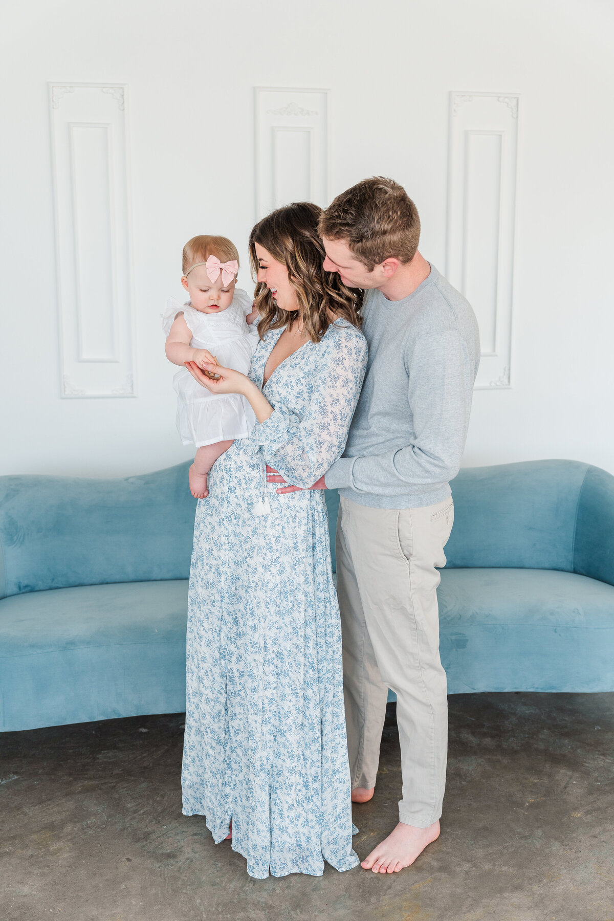 timeless studio one year girl pictures light and airy colorado family photographer elena spraguer photography 0060