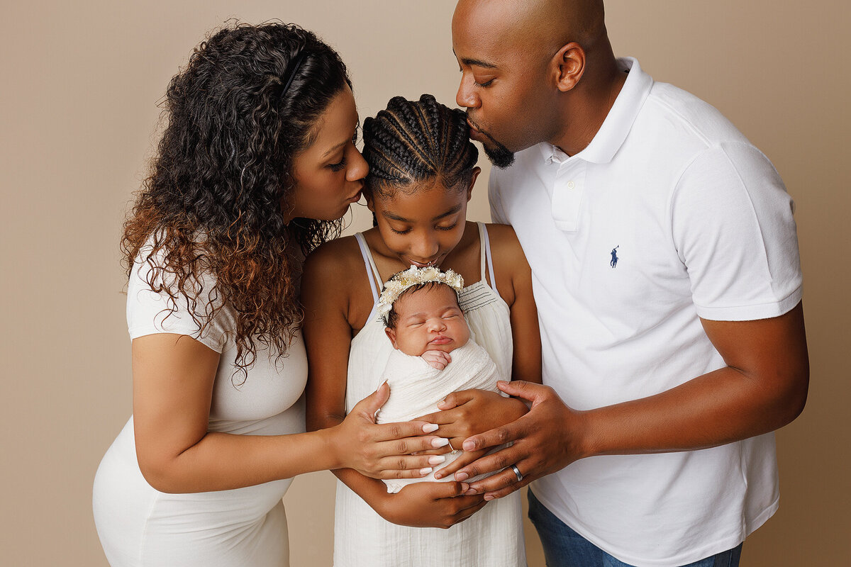 McDonough newborn photographer, Atlanta Newborn Photographer, Fayetteville newborn Photographer, Peachtree city newborn photographer, Hampton ga newborn photographer, marietta ga newborn photographer