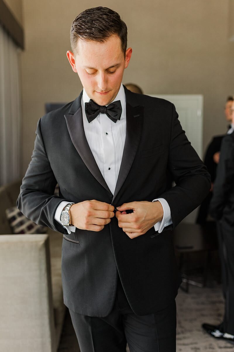 Groom and Groomsmen Getting Ready at DoubleTree, Evansville.039
