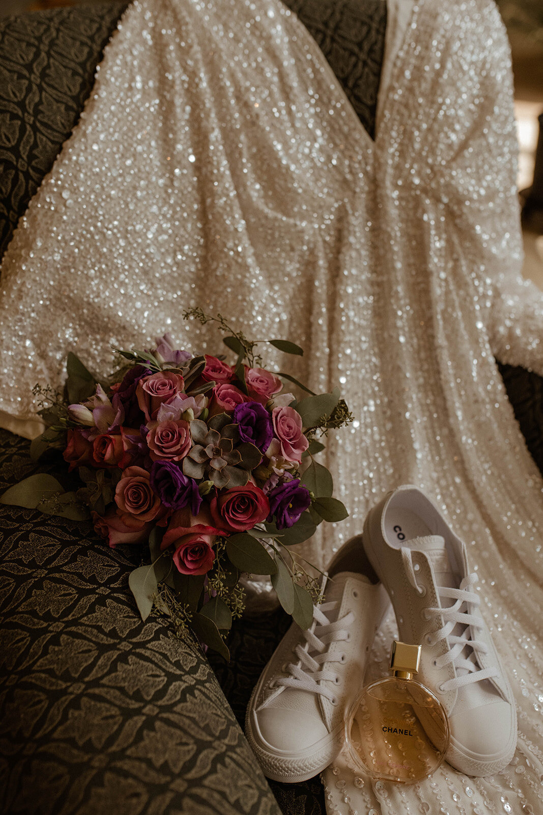 B-toronto-island-wedding-gibraltar-getting-ready-bride-02
