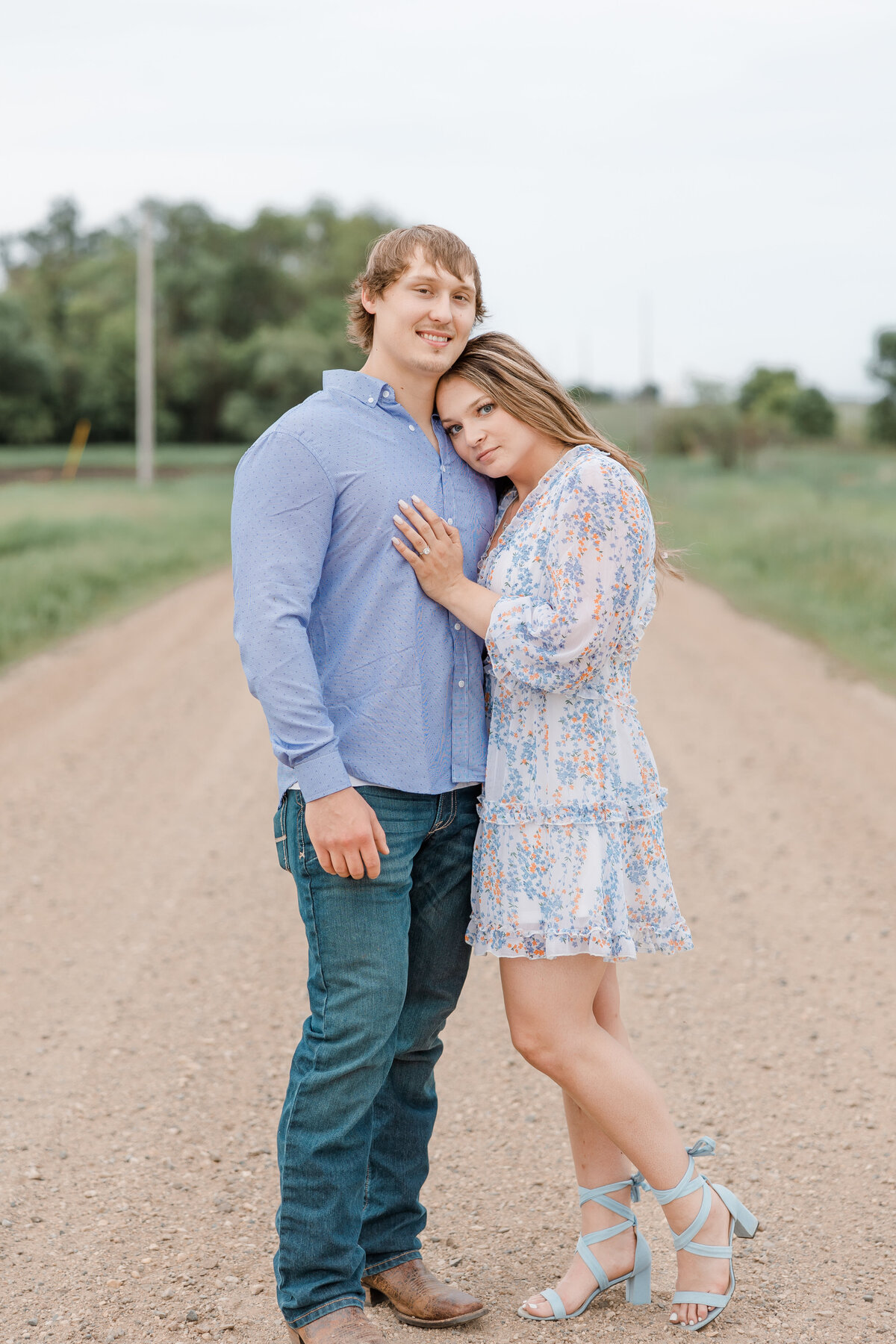 engagement-session-hutchingson-mn (20)