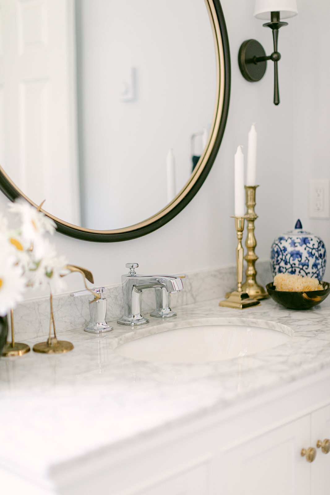 Timeless Black & White Bathroom 06