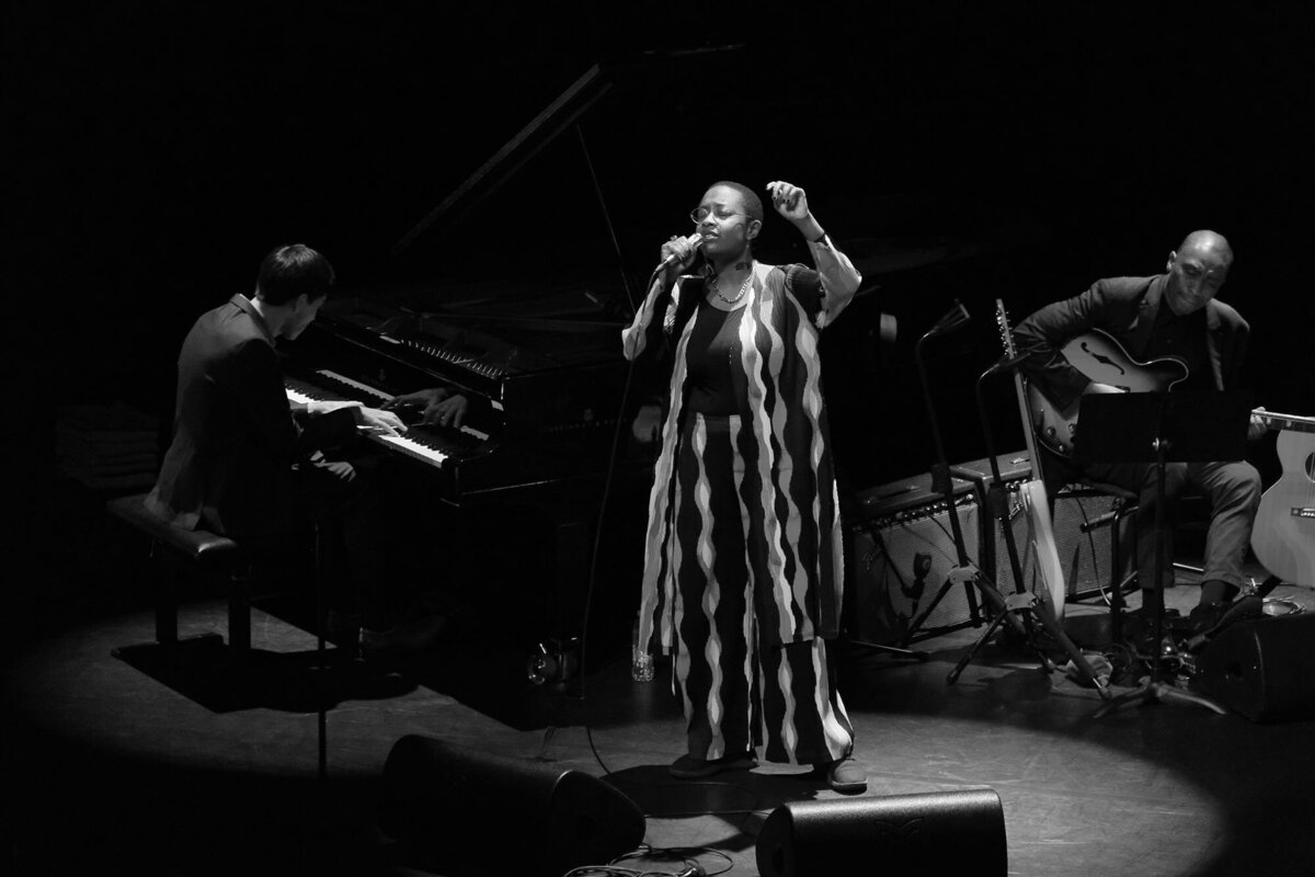 Bart Van der Moeren - BackOnFront - 142 - Cecile  McLorin Salvant