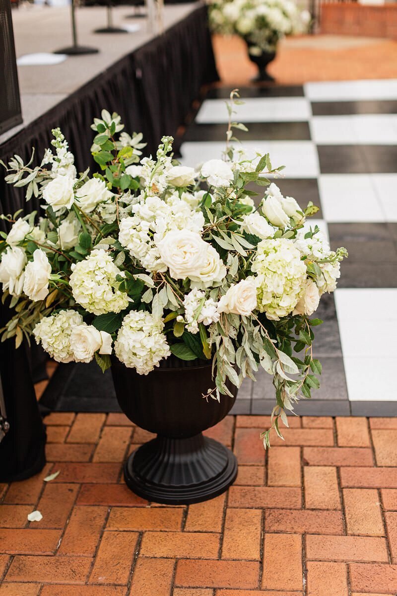 Classic Wedding at City Church of Evansville with Reception at ECC217