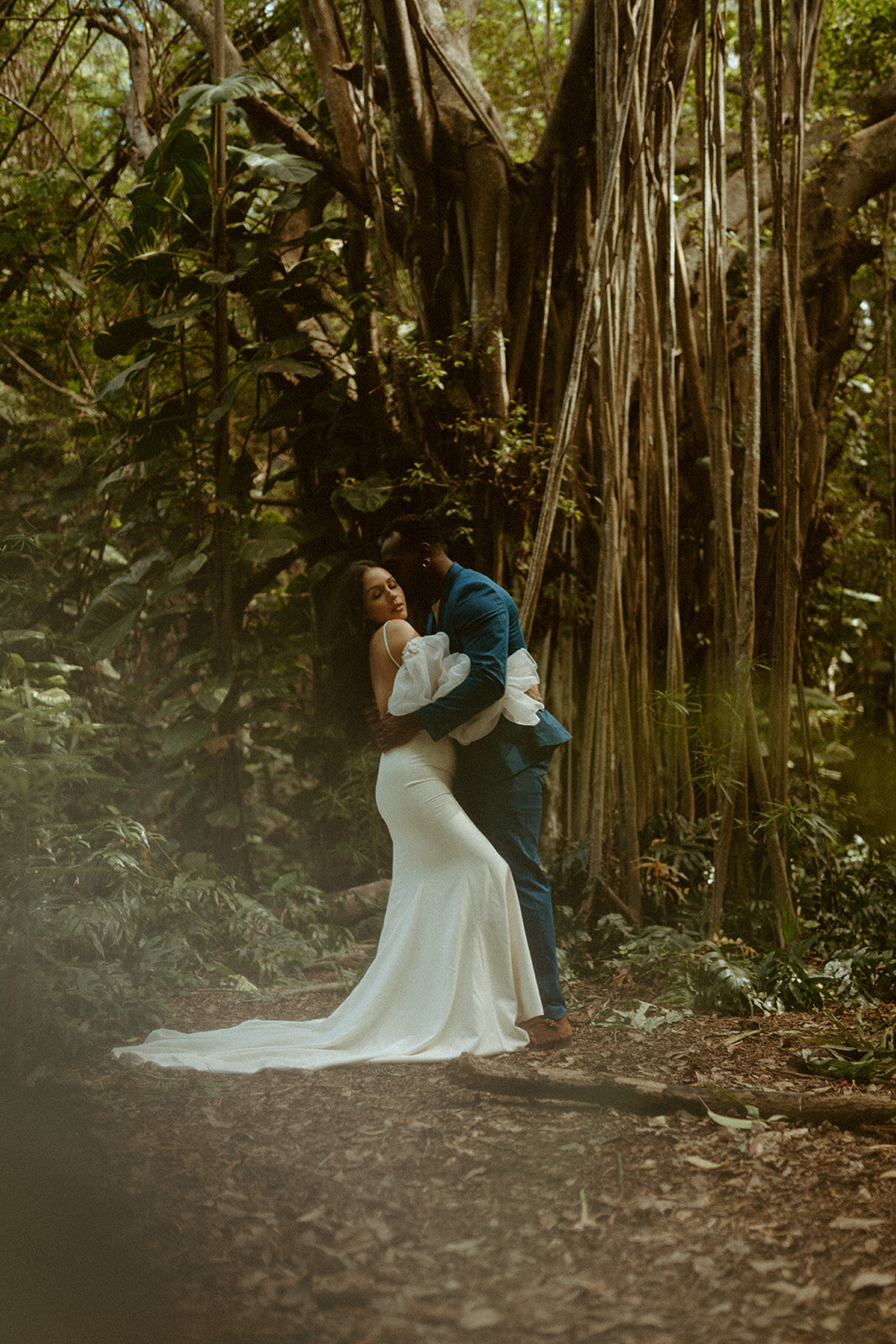 35hawaii elopement photography emilee setting photo oahu elopement packages