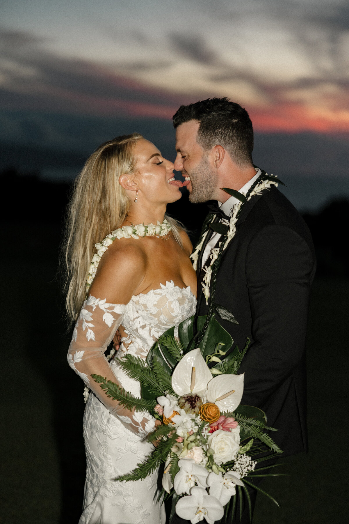 linapricephotography-wedding-ceremony-at-kualoa-ranch-hawaii-oahu-7655