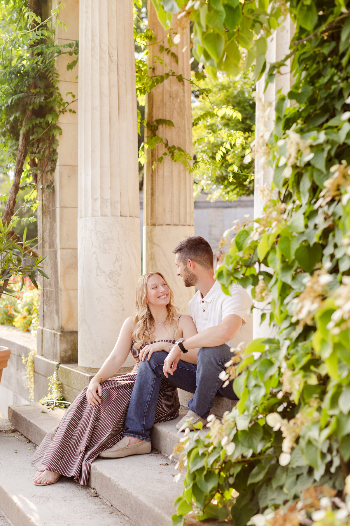 couple-sitting-in-Untermyer-Gardens