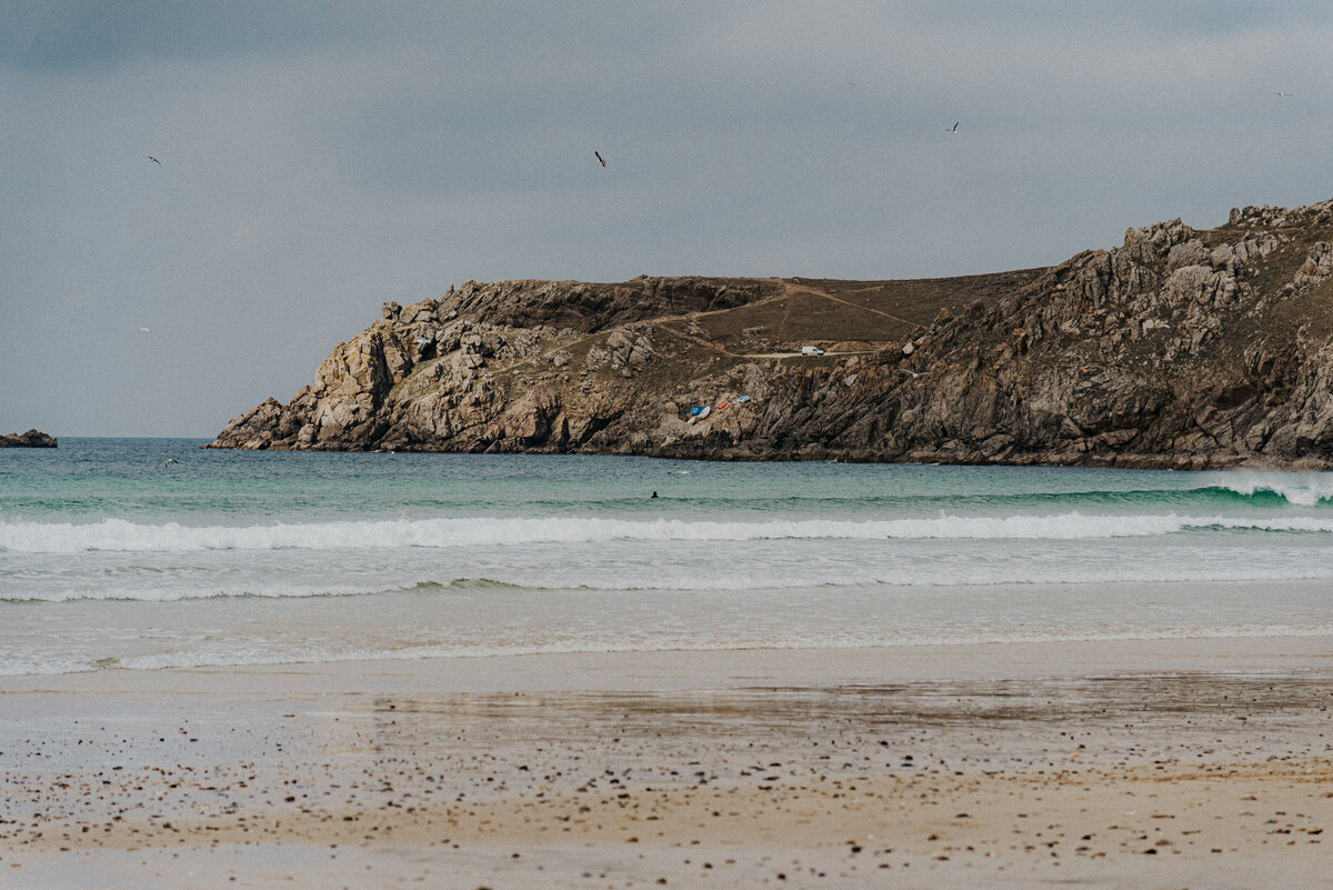 Plage situe en bretagne crozon elopement