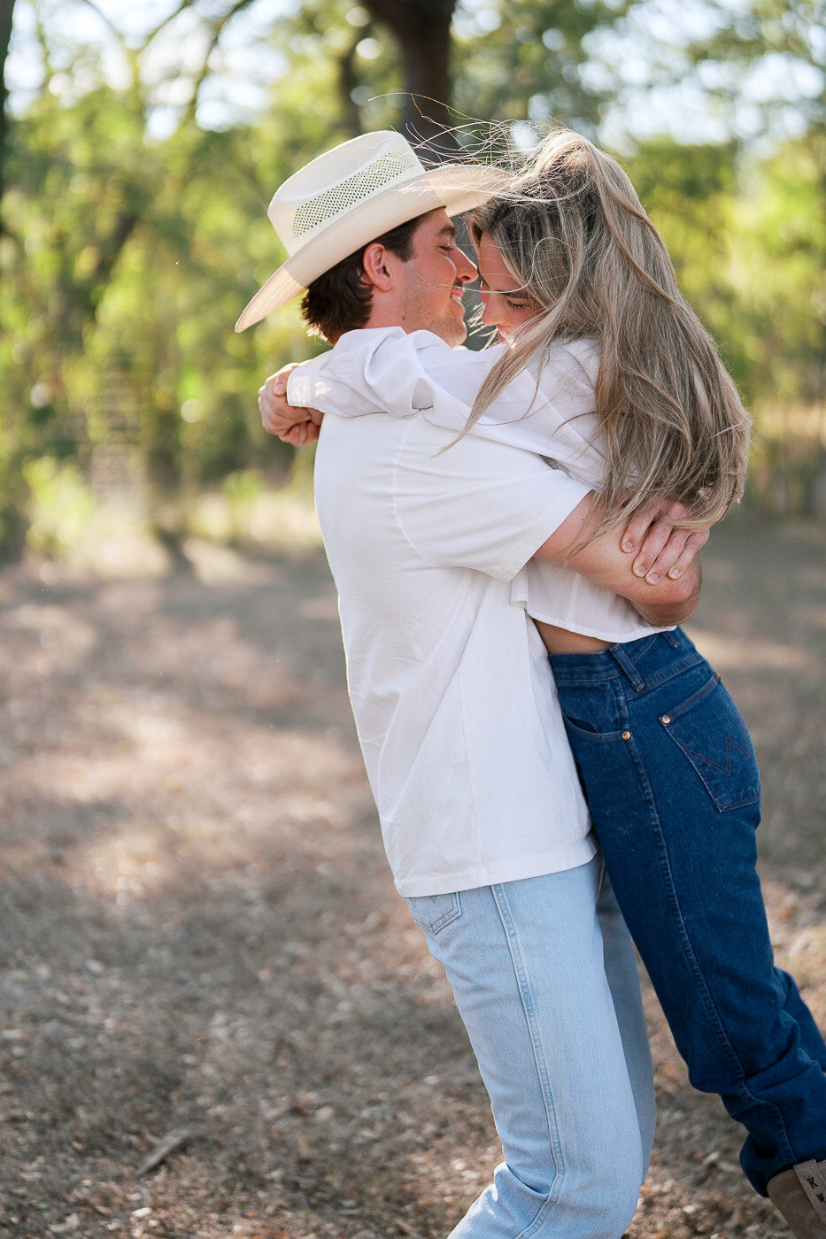 Chic Austin Engagement Photos-3