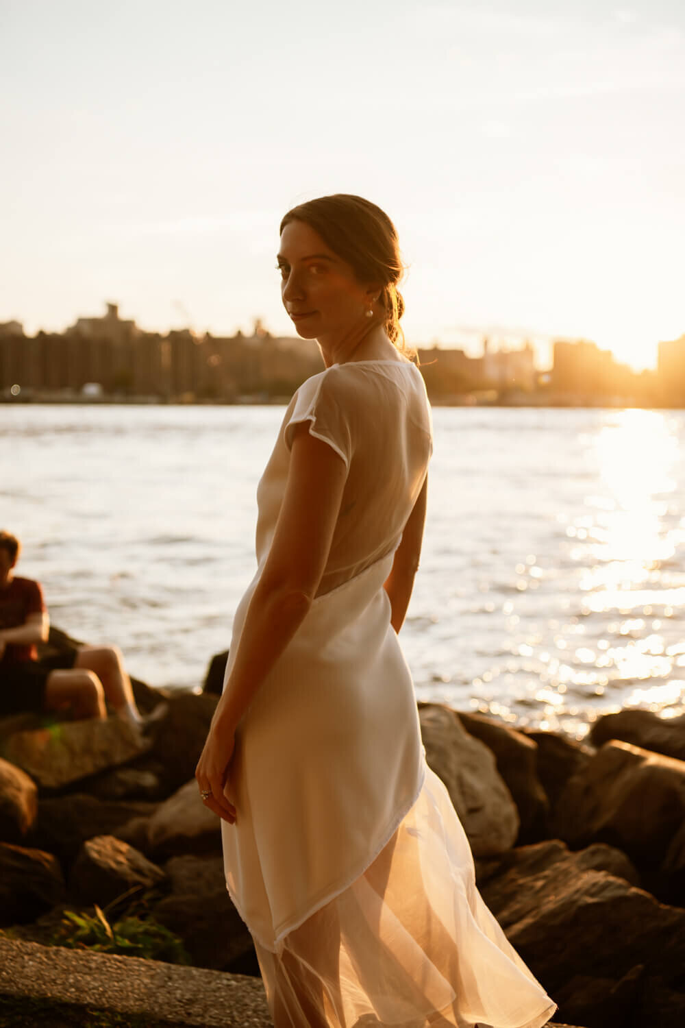 williamsburg.dominopark.engagementphotos.-15