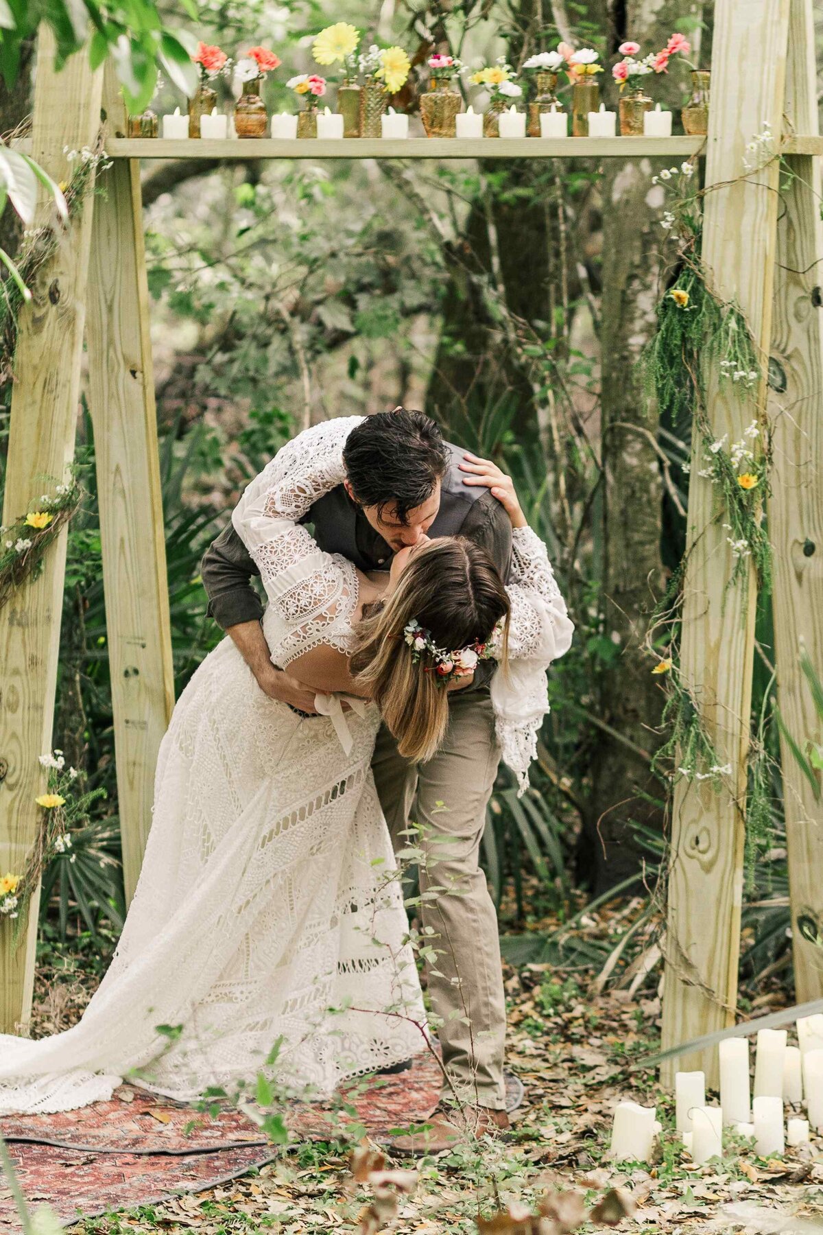 39-bride-groom-first-kiss