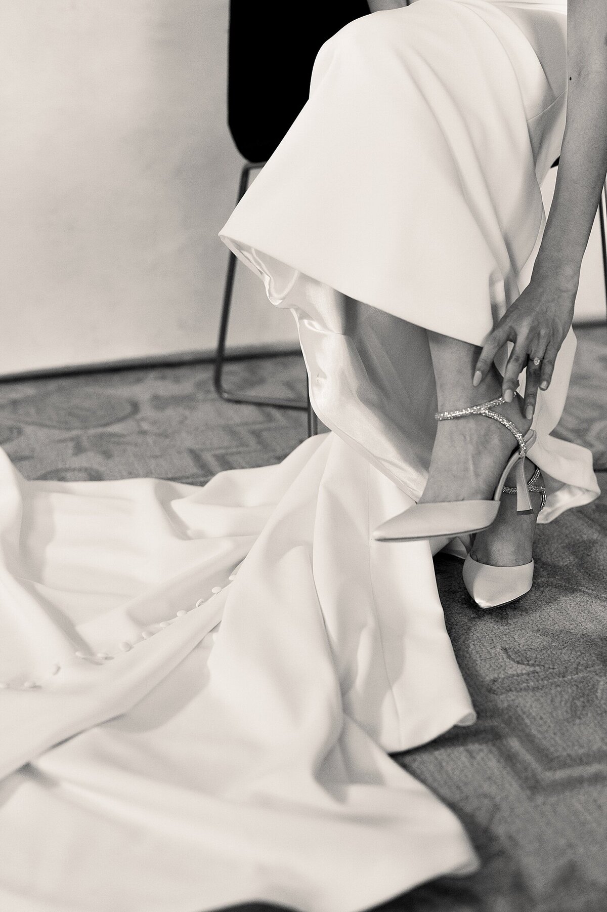 AlexisLunsfordElegantweddingfeaturedonStyleMePretty_0011