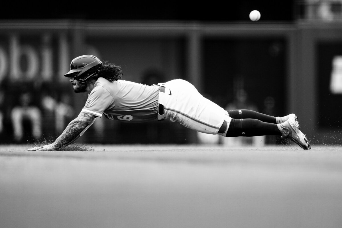 kansas-city-sports-photography-0161-baseball-player-sliding-into-base