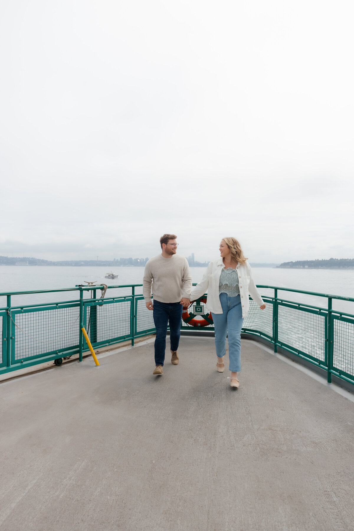 SeattleFerryCouplesPhotography64