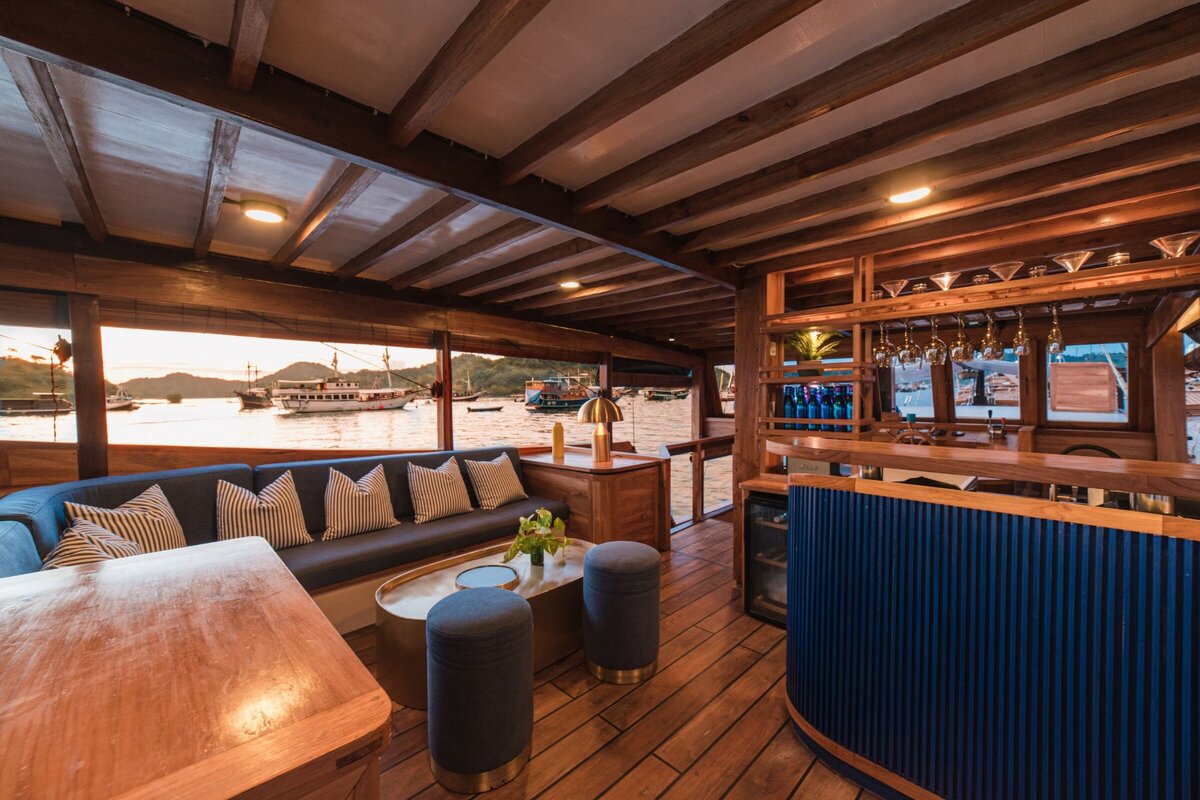 Samara-II-Luxury-Yacht-Indonesia-24