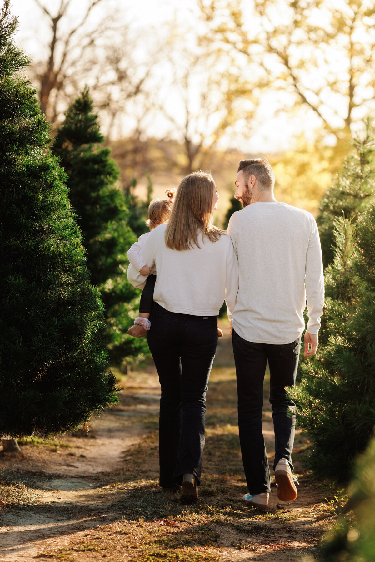 NWA family photographer, Northwest Arkansas best family photography, family portraits near me, professional family photos, family photography packages