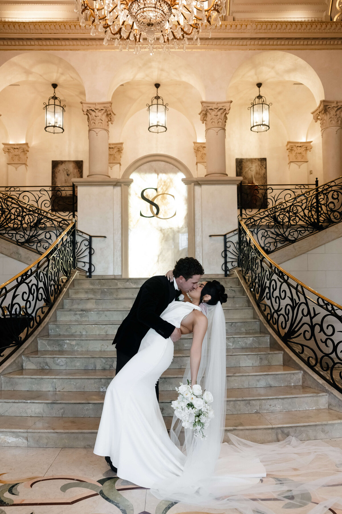 79riskyexposure_andrea-george_las-vegas-elopement-photography