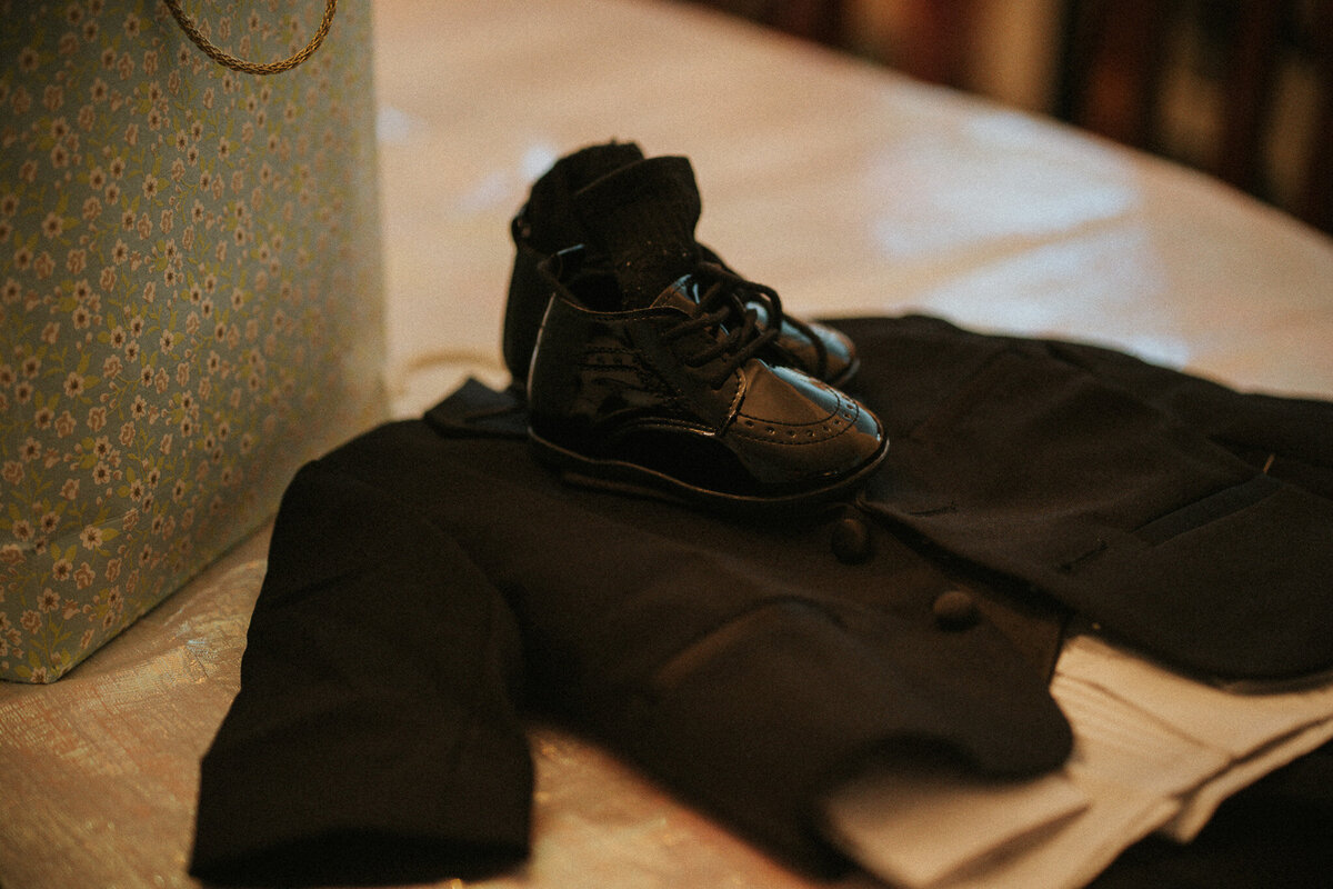 tuxedo-for-toddler-parents-wedding.jpg