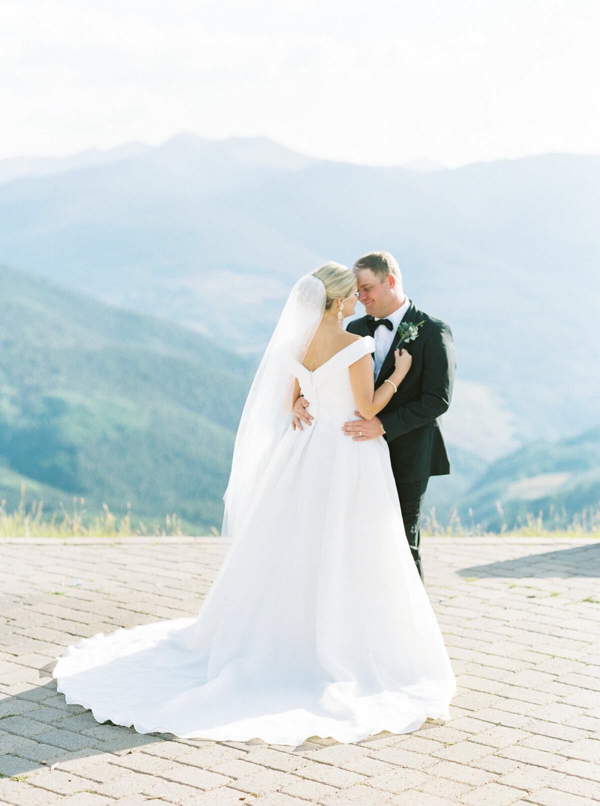 vail-mountain-wedding-deck-33