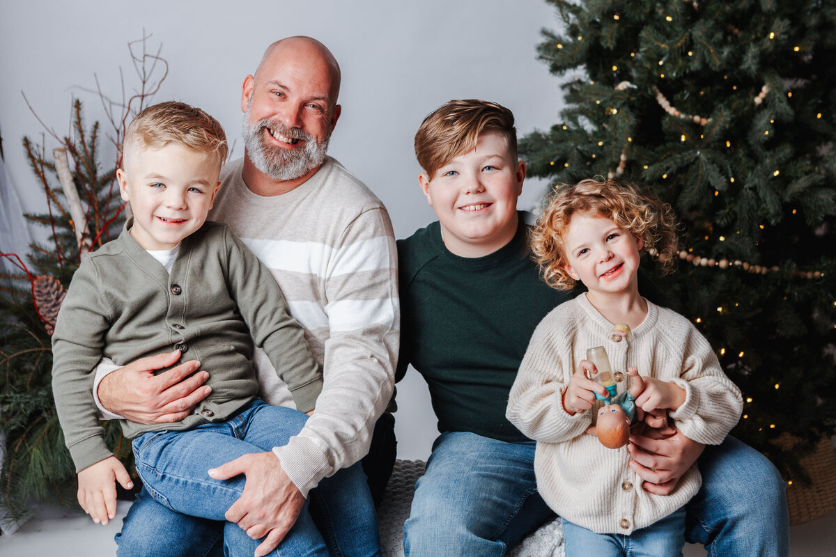 Christmas-mini-session-Chelsey-Kae-Photography-2025--5