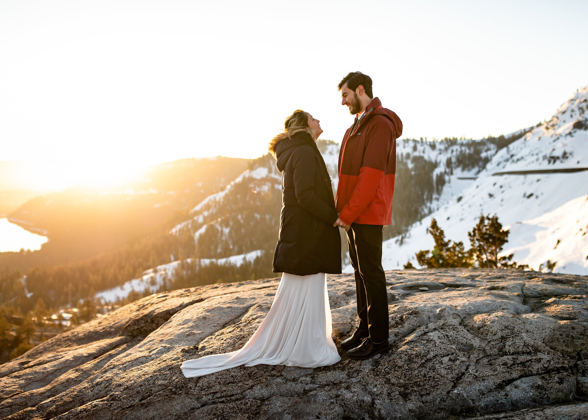 03122022_Kaci+Tyler_DonnerPassCA_AnjaJensenPhotography-48