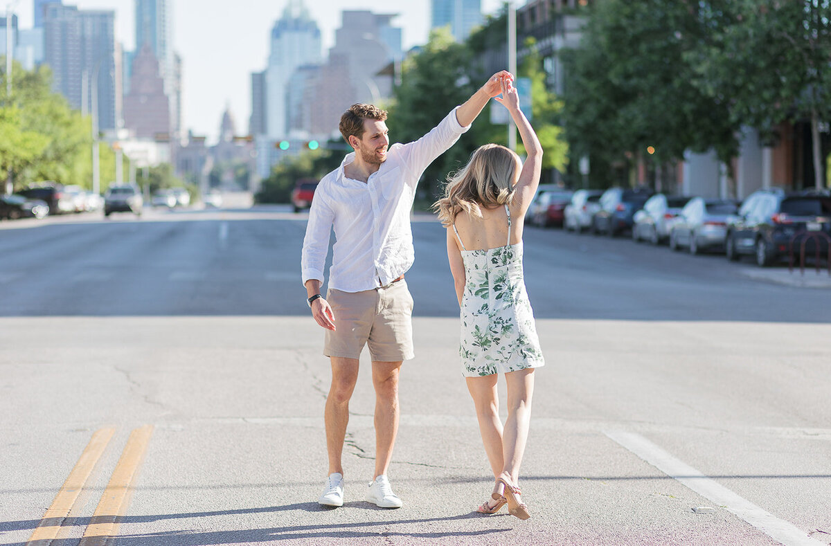 Colorful_south_congress_ausitn_engagement_photos11