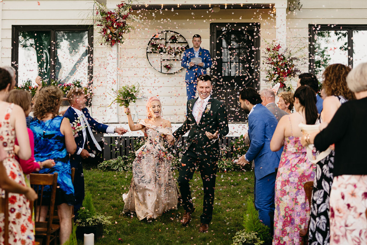 luxury candid documentary editorial wedding photography minnesota backyard ceremony brianna kirk photography 169