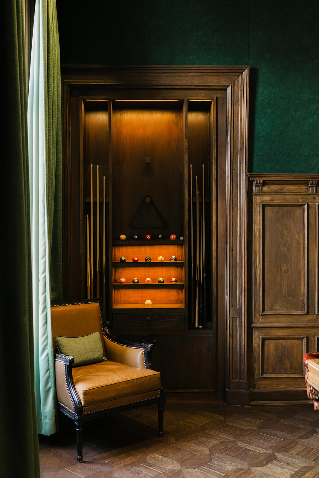 Powers_Wilson_Switzerland_Wedding_VenueDetails_TaraHodgesPhotography139