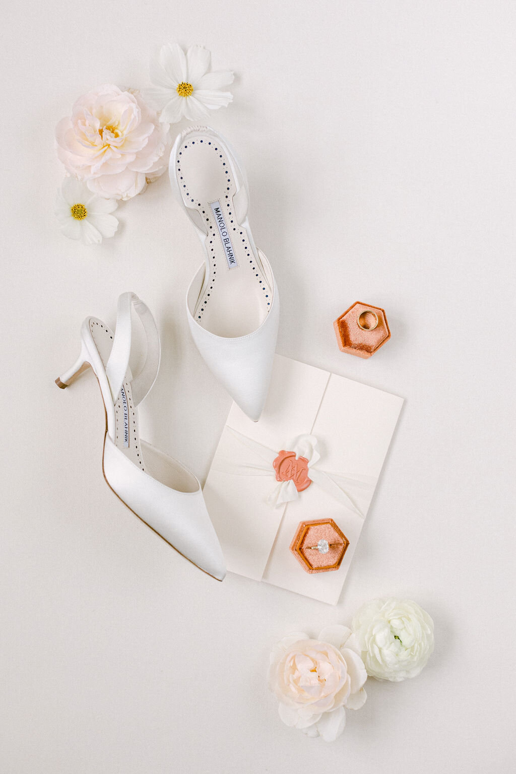 14-Bridal Shoes-Manolo Blahnik-Fall Wedding Details-Inns of Aurora Wedding-Verve Event Co (1)