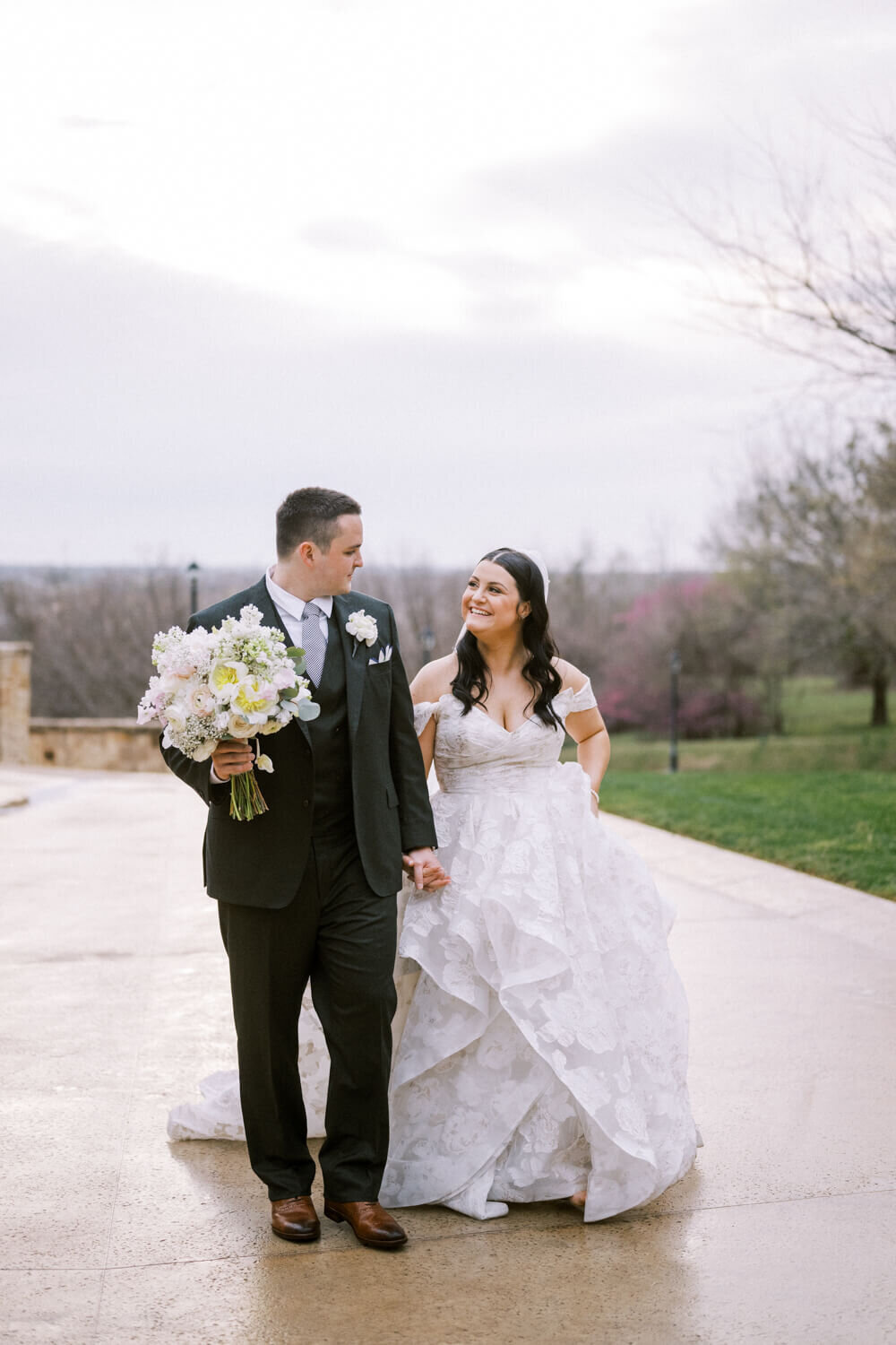 couple-exchanging-glances-while-walking