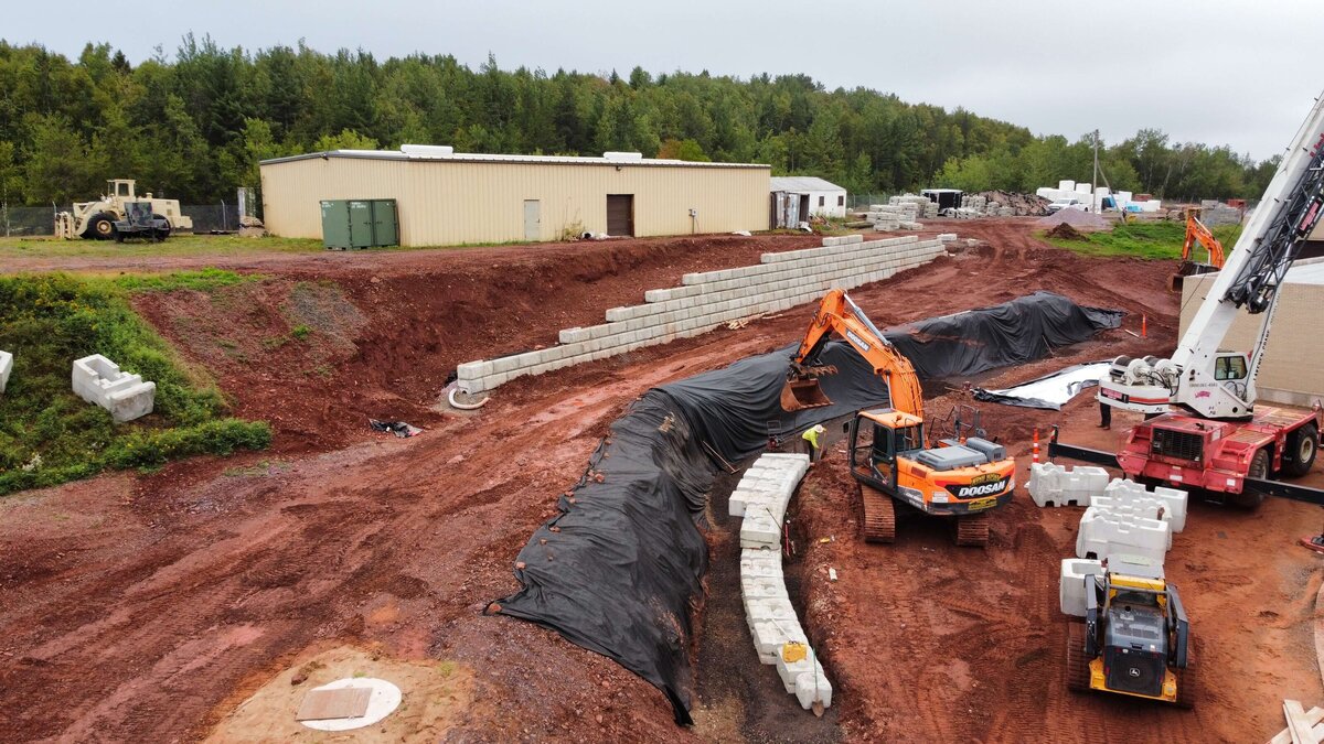 ishpeming-armory-redi-rock-wall (5)