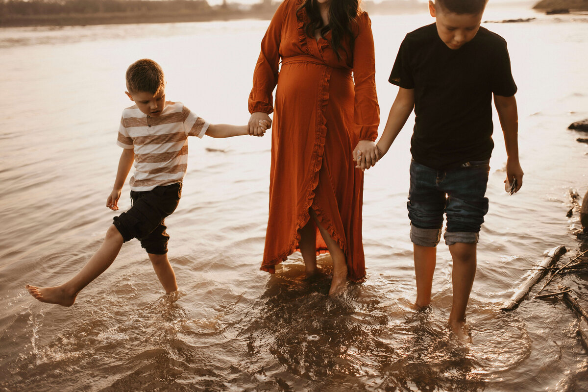 River-Maternity-Sons