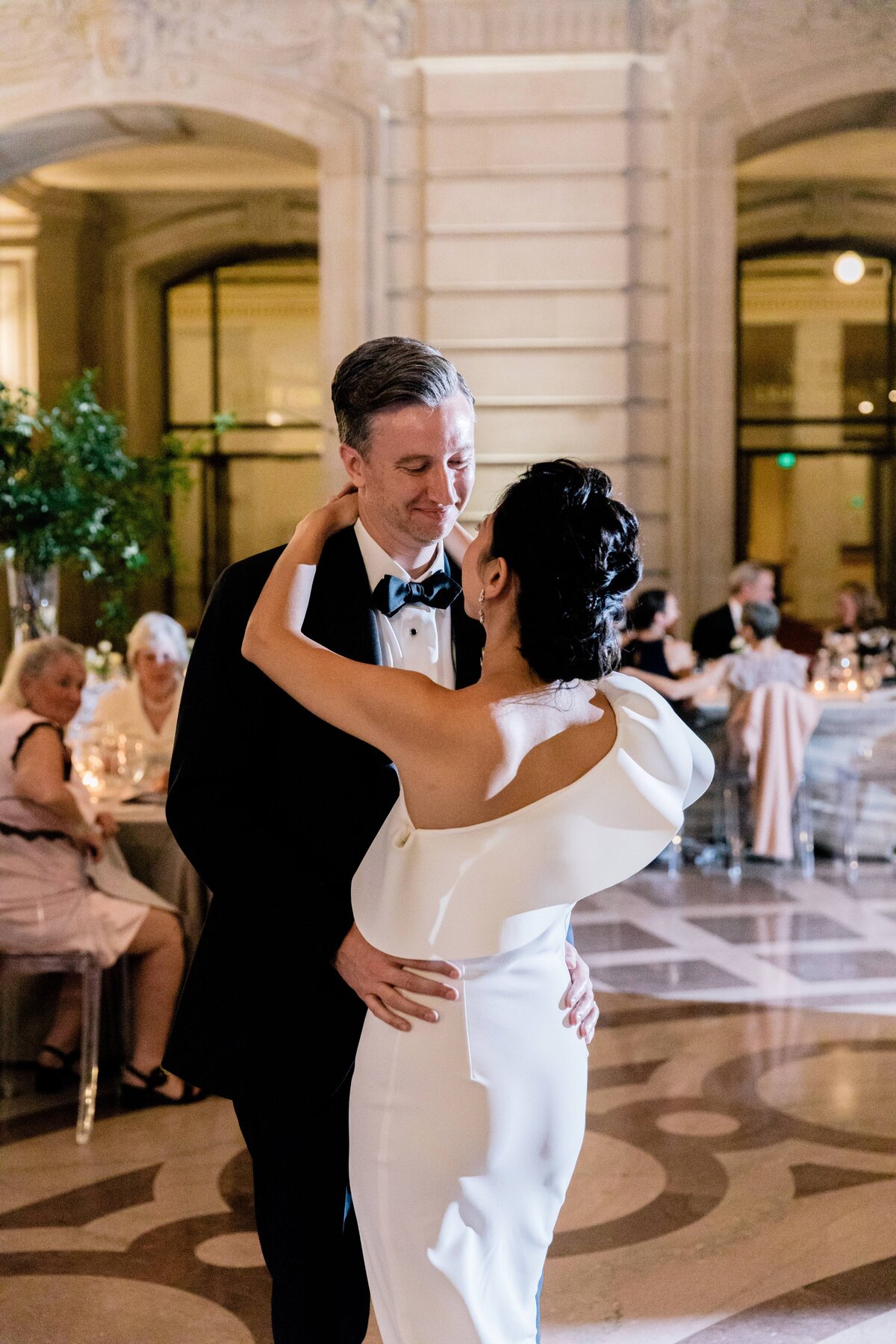 San-Francisco-City-Hall-Wedding-Nicole-Blumberg-Photography_0116