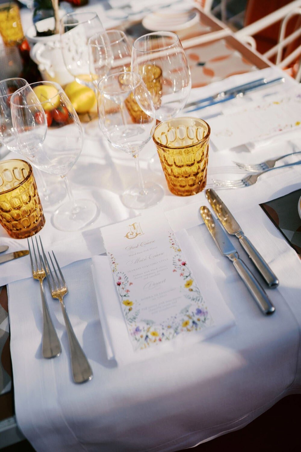 Welcome party tablescape during a Grand Hotel Tremezzo wedding, by luxury destination wedding photographer Andreas K. Georgiou  