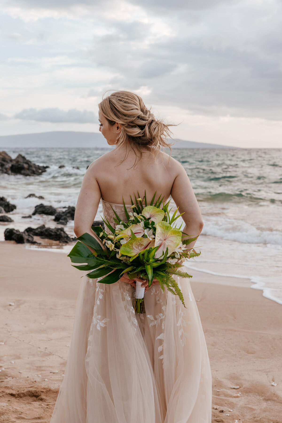 wedding bouqet in maui 