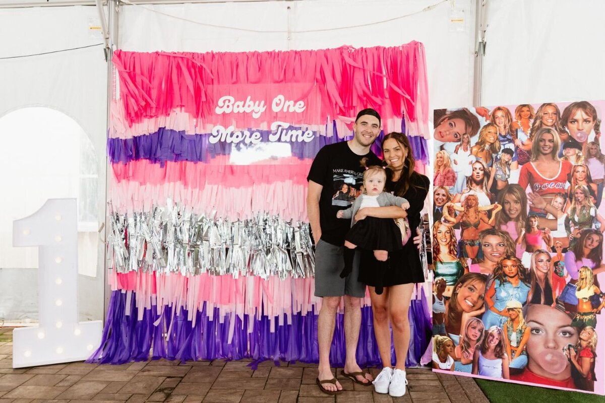 britney-spears-inspired-birthday-party-26