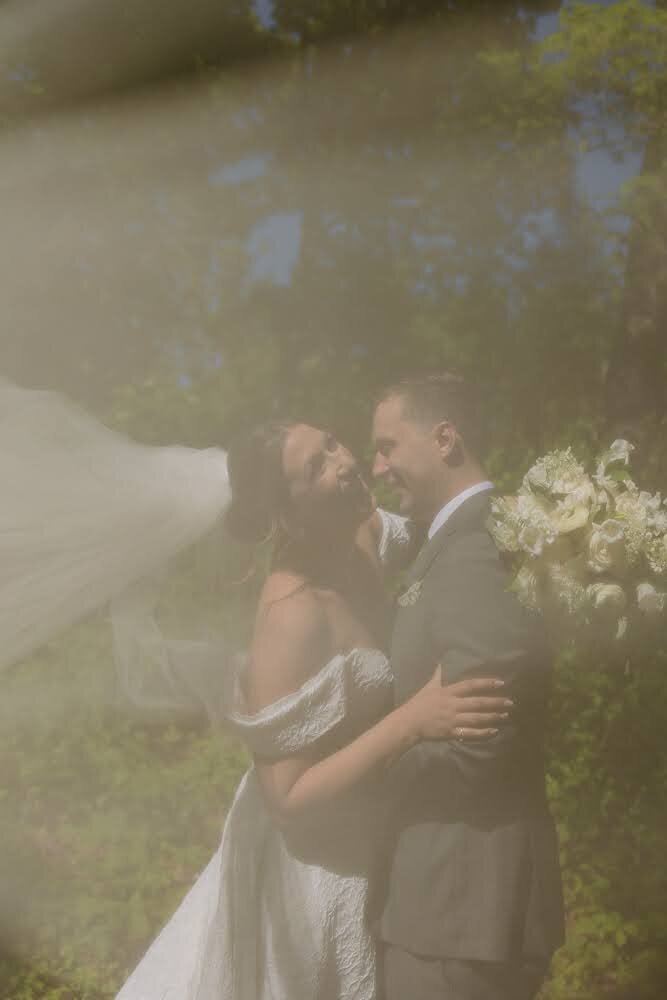 Nichole-Babiez-Photography-wedding-photographer-lincolnshire-marriott-forest-preserve-modern-elegant-whimsical-luxury-editorial-destination-33