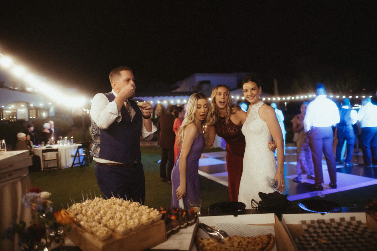 Sarah & Steven Wedding Sneak Peeks-307