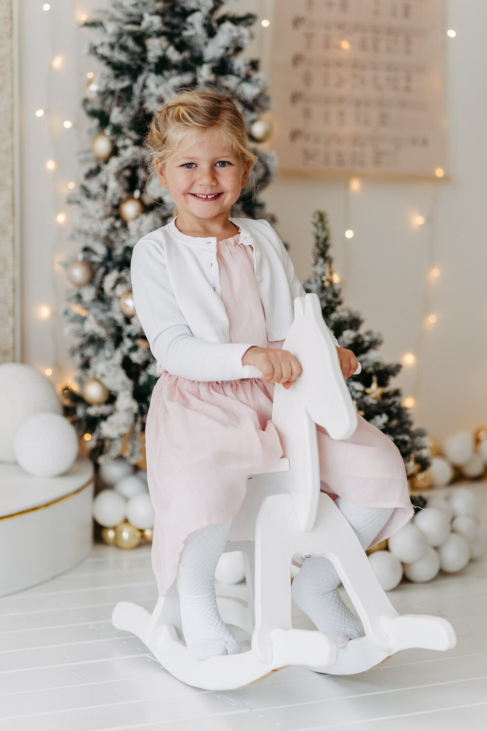 Vanocni_foceni_2025_LightStudio_Praha_fotografka_Karolina Ticha_1500-6