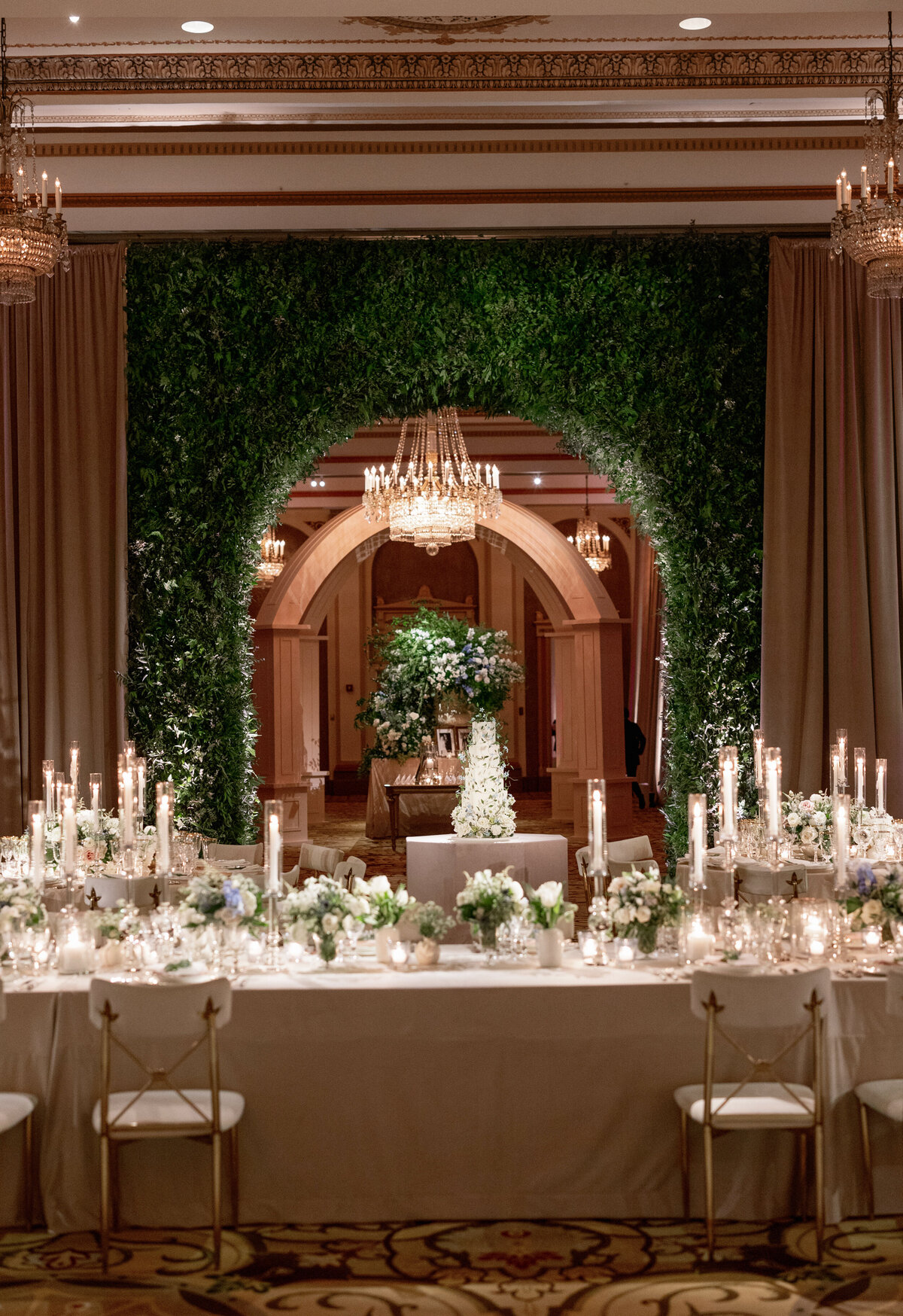 chicago-luxury-winter-wedding-at-old-st-pats-14