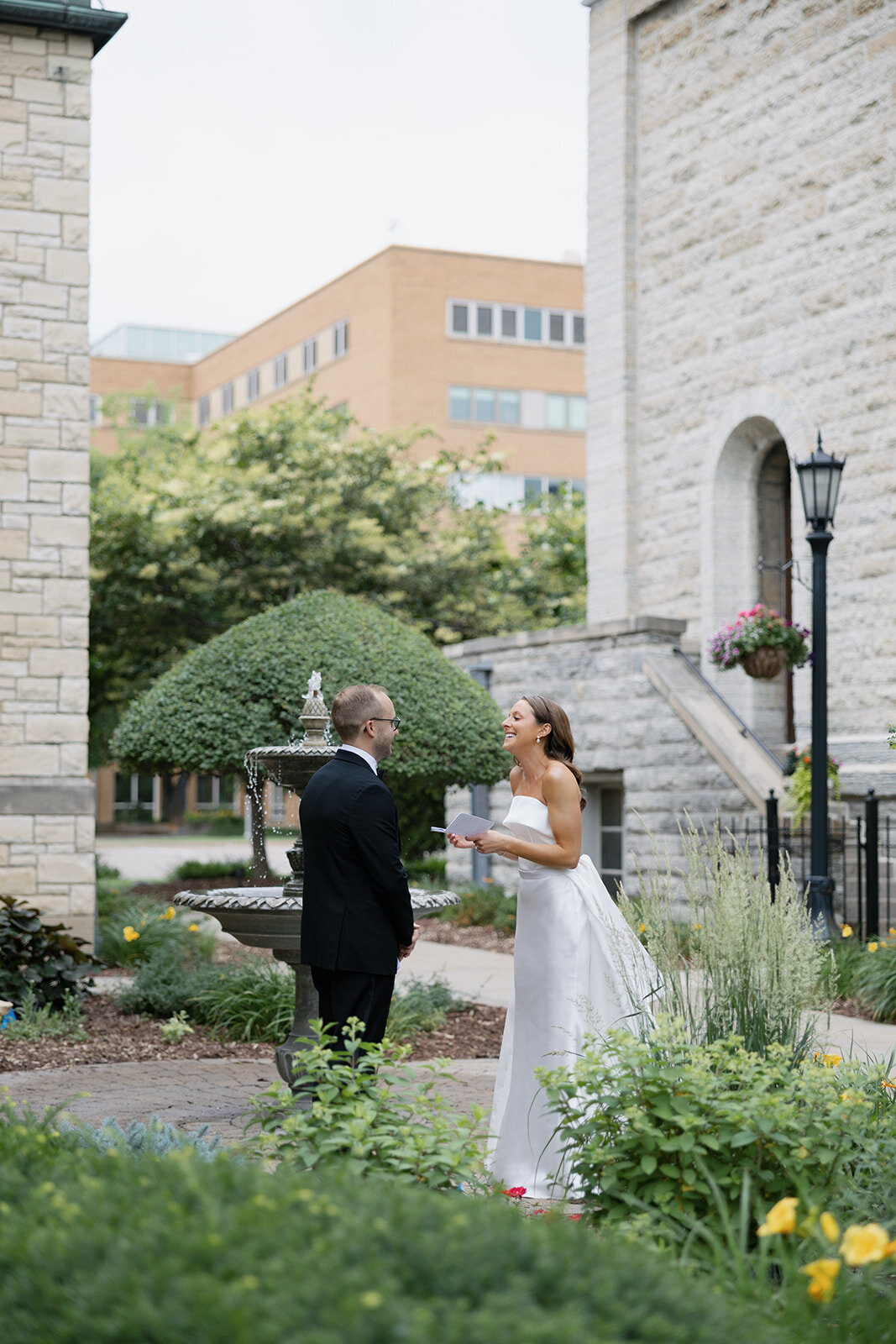 loui_photography_minneapolis_summer_wedding_stacy_tommy-14