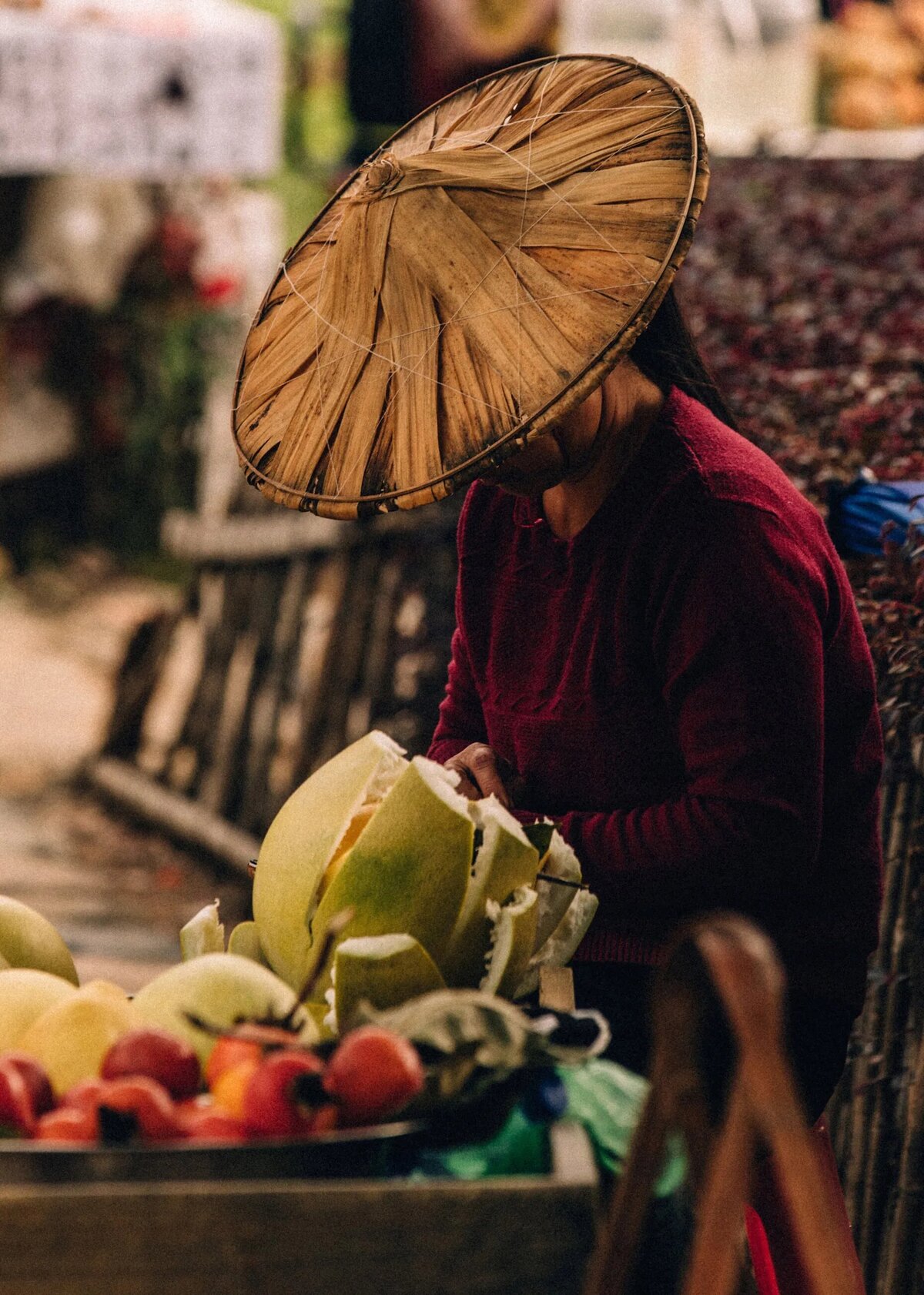 1261-destination-china-women-selling-fruits