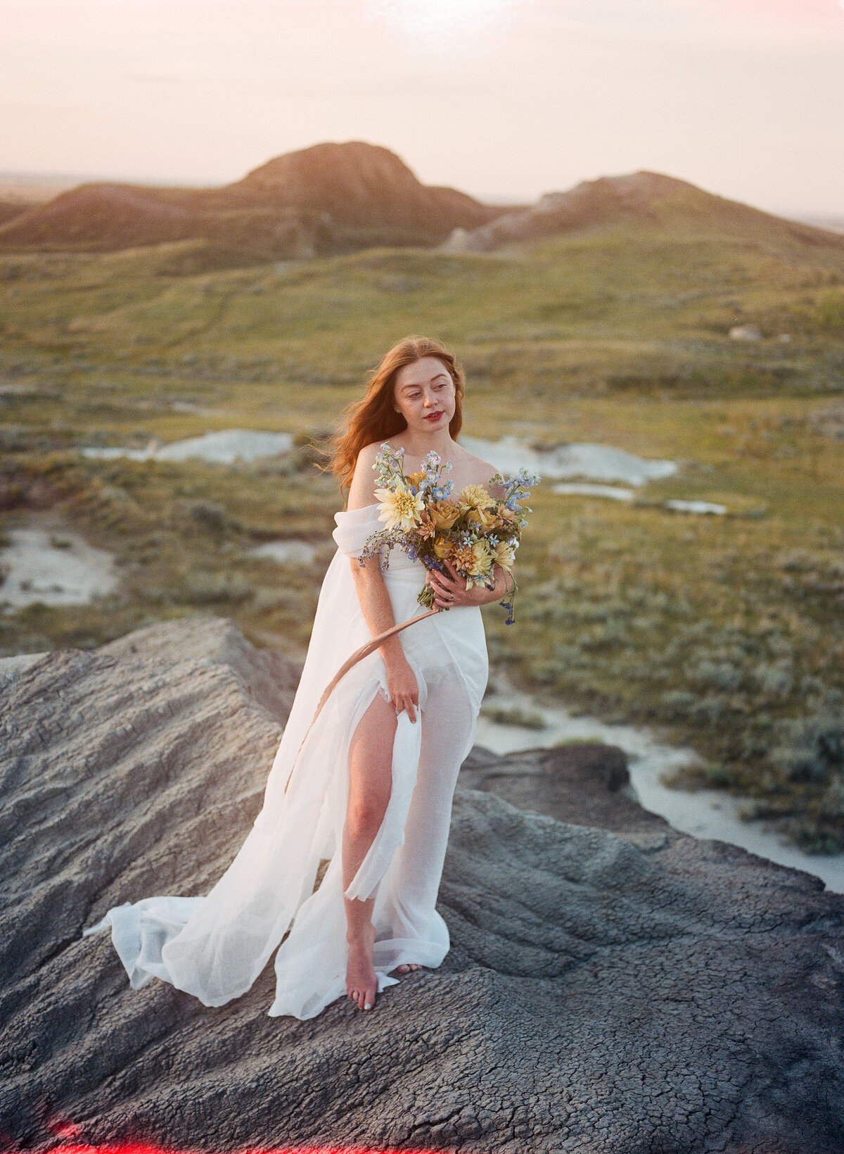 Photos by Canadian wedding and elopement photographer Sarah Rolles Photography