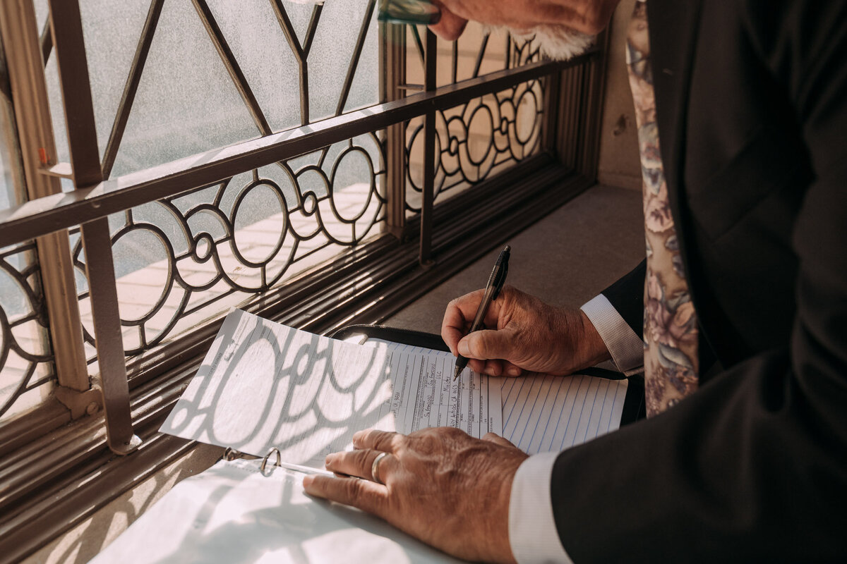 Joyce Li Photography Destination Wedding Elopement Engagement Lifestyle Portrait Photographer West Coast Seattle Washington California sfcityhallelopement-21