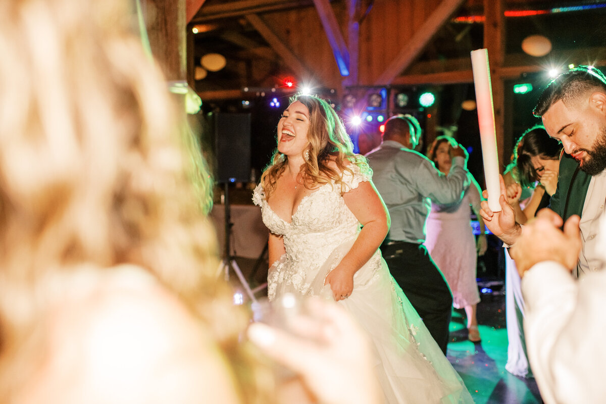 Ashley Dye- Jacksonville Wedding Photographer- Barn At Cottonwood Ranch- JoannaJay-6669